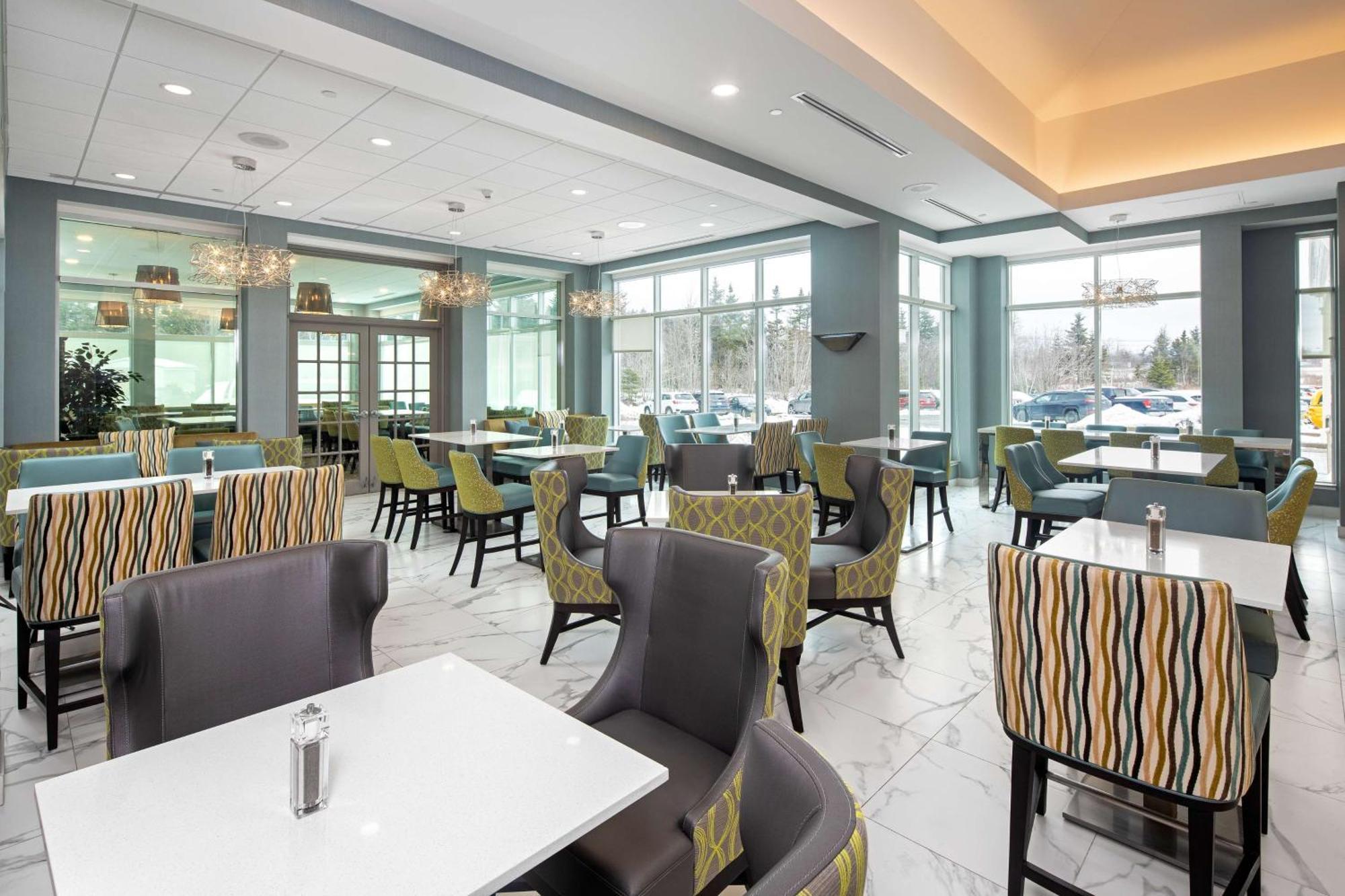 Hilton Garden Inn Halifax Airport Enfield Экстерьер фото